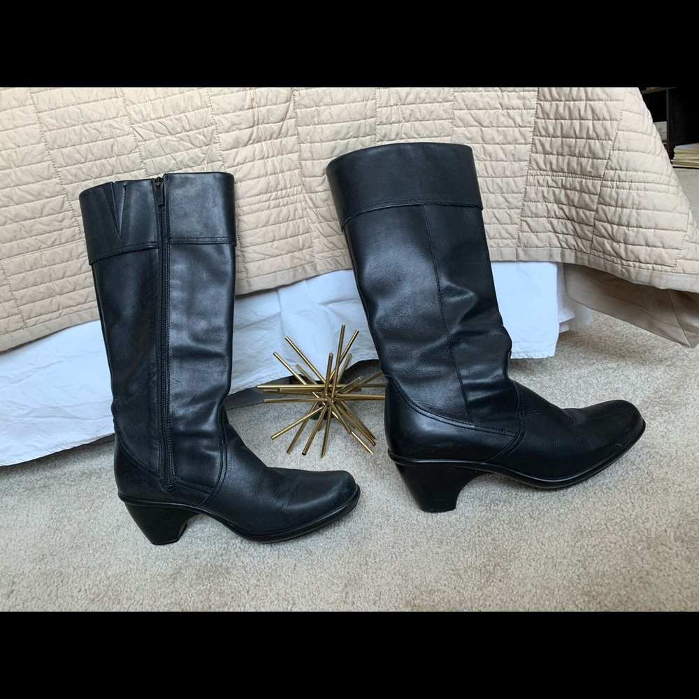 Dansko Black Leather Boots size 8.5 US / 39 EU